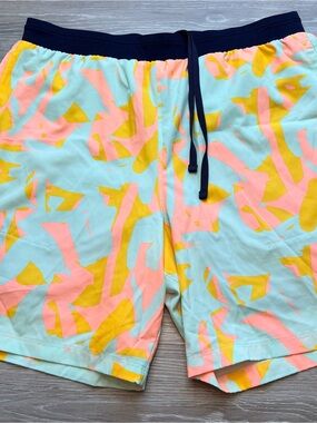 Fabletics Men's Abstract Athletic Shorts in Mint, Coral & Gold